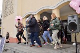 Tak w Miejskim Centrum Kultury w Ciechocinku obchodzono Dzień Kobiet 2022. Salsa opanowała uzdrowisko