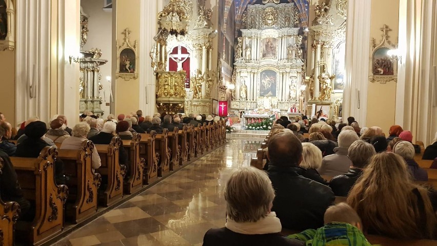 Krzyż papieski w kaliskiej katedrze