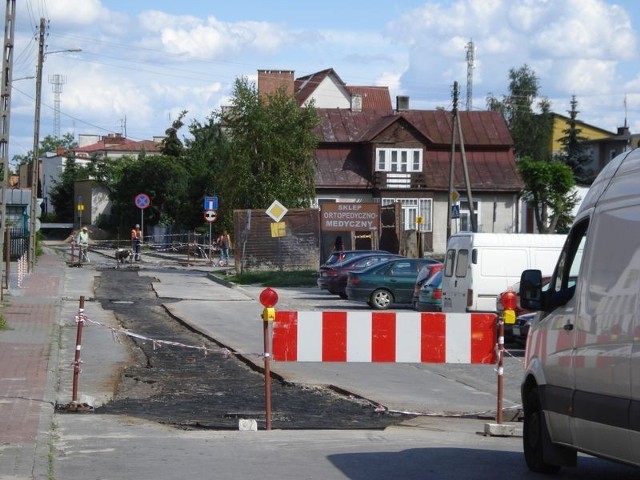 Trwa budowa kanalizacji deszczowej na ulicach Krótkiej i Popijarskiej w Opolu Lubelskim.