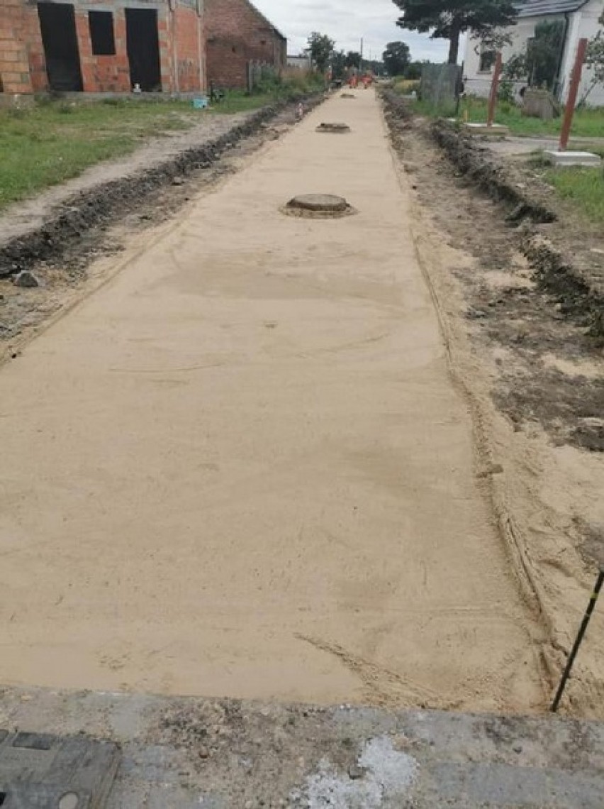 Drugi etap budowy drogi w Chobienicach. Najnowsze zdjęcia!
