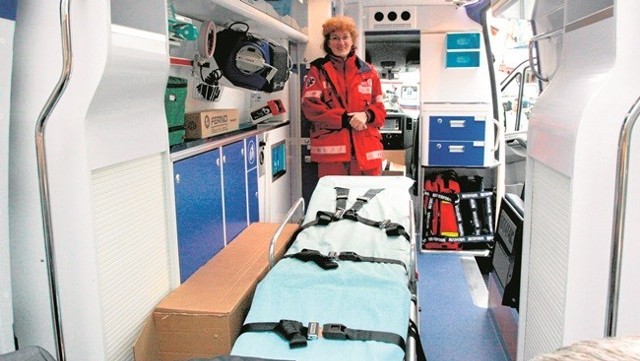 Transport specjalistyczny pacjentów odbywa się osobno i nie wyłącza karetek ratownictwa
