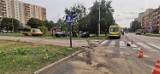 Wypadek. Na rondzie Skrzetuskim w Bydgoszczy zderzyły się dwa auta osobowe: opel astra i ford. Jedna osoba ranna [zdjęcia]