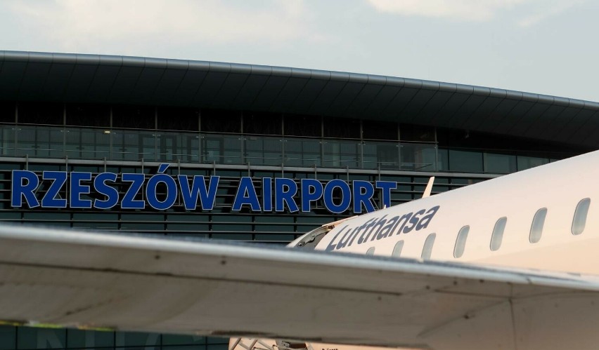 Dynamiczny wzrost ruchu pasażerskiego na lotnisku Rzeszów-Jasionka. Rekordy i nowe trasy