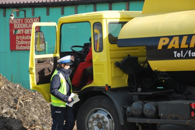 Policja w Chorzowie prowadzi w czwartek działania Truck & Bus.