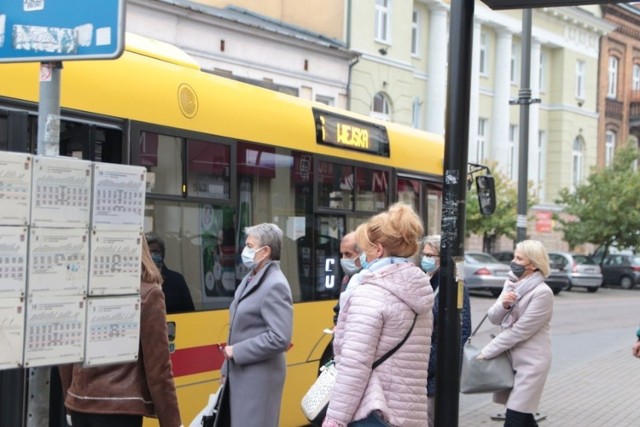 W trzecim kwartale 2021 roku z przejazdów pojazdami MPK we Włocławku skorzystało ponad 4 562 103 osób: 4 519 180 na liniach miejskich i 9 288 na liniach podmiejskich