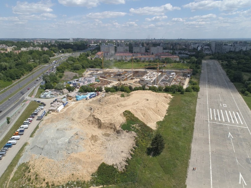 Małopolskie Centrum Nauki nabiera kształtów. Inwestycja może się jednak opóźnić. Zobacz zdjęcia budowy obiektu z drona