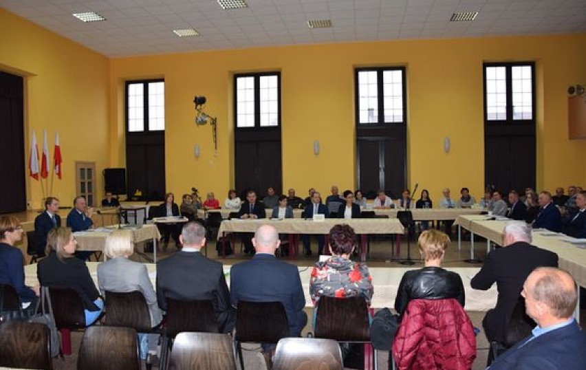 Radni z gminy Zelów oraz burmistrz Tomasz Jachymek złożyli ślubowanie