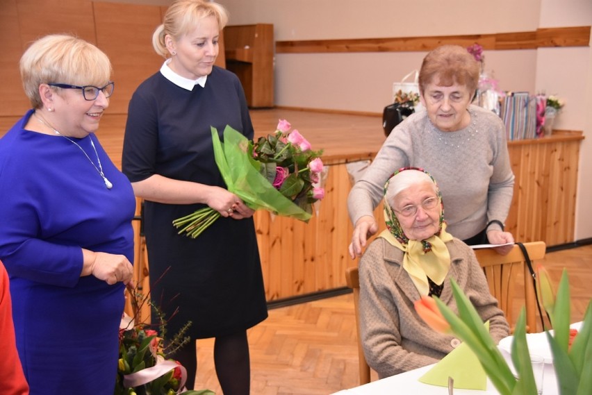 Setne urodziny pani Marii. Sekret długowieczności? Kawa i tiramisu (ZDJĘCIA)