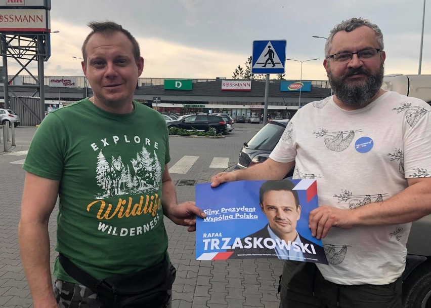 Wybory 2020: Na targowisku w Radomsku będą rozdawać plakaty i banery Rafała Trzaskowskiego