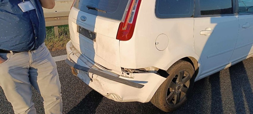 Wypadek trzech pojazdów na autostradzie A4. Jeden mocno oberwał