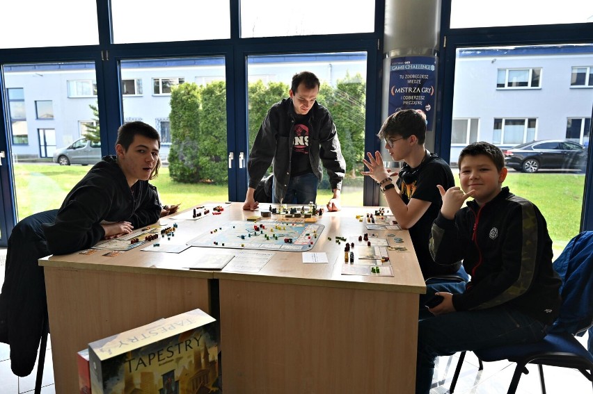 Nowy Sącz. Miłośnicy gier planszowych i elektronicznych mają swoje święto.  Ruszył Game Challenge na WSB-NLU 