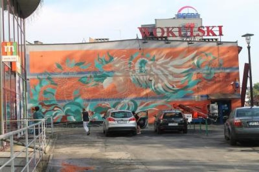 Efektowny mural w centrum Bielska-Białej na ścianie Wokulskiego  [ZDJĘCIA]
