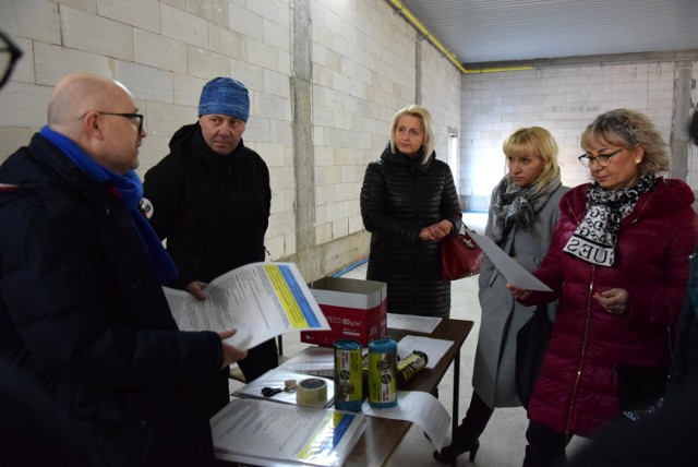 W Nowej Soli otwarty został magazyn na dary dla Ukrainy. Jest czynny od poniedziałku do piątku, od godz. 8.00 do 19.00. Dary mogą dostarczać mieszkańcy Nowej Soli oraz gminy powiatu nowosolskiego.