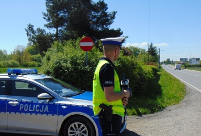 Policjanci z oświęcimskiej drogówki zatrzymali dwóch kierowców, którzy popełnili przestępstwa
