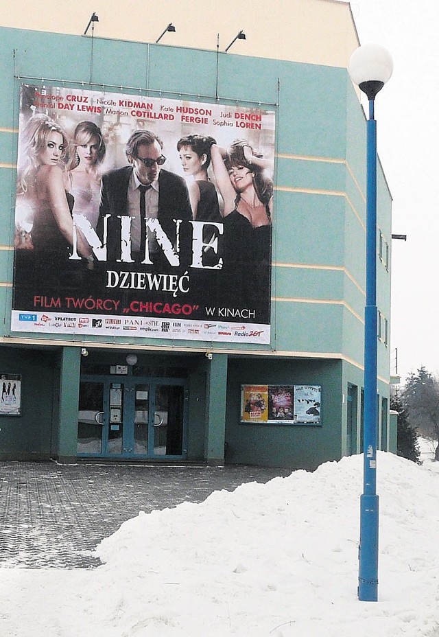 Kino Polonez kusi reklamą filmów, a nie przedstawień