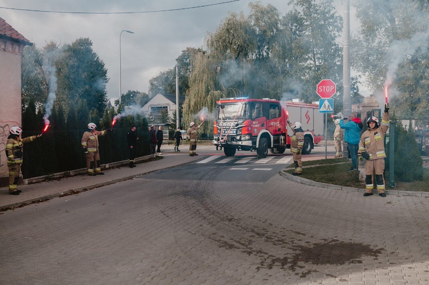 Strażacy MOSP Prabuty świętowali zakup nowego wozu.