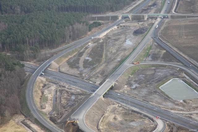 Jak przebiegają prace przy budowie drogi S6 w zachodniej części województwa zachodniopomorskiego? Zobaczcie zdjęcia z prac prowadzonych na odcinku Goleniów - Kiełpino: Goleniów - Nowogard, Nowogard - Płoty oraz Płoty - Kiełpino!

Czytaj także Sześciu chętnych na projektowanie obwodnicy Koszalina i Sianowa



Zobacz także Rozmowa o budowie drogi S6 (archiwum)
