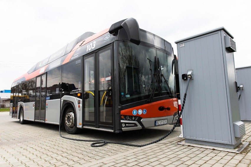 Solaris Urbino 12 electric, rok prod. 2018, takich autobusów...