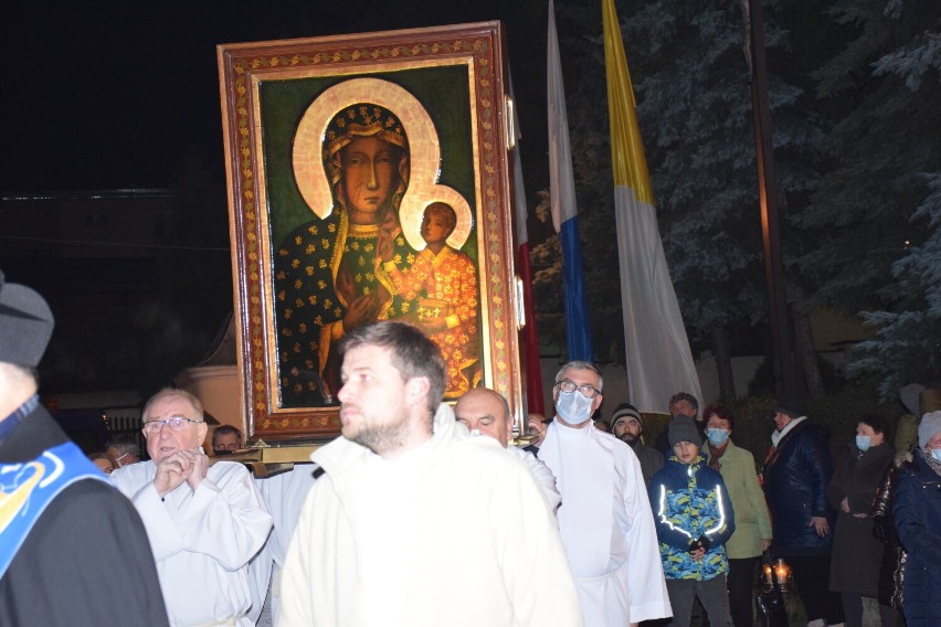 Kopia obrazu Matki Boskiej Częstochowskiej wraca na teren powiatu obornickiego