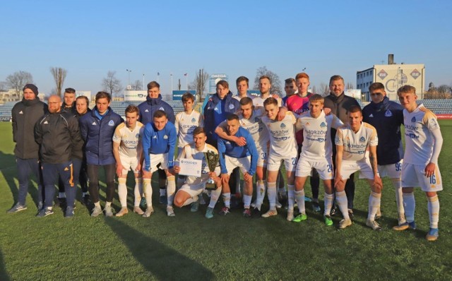 27.04.2021. Finał Pucharu Polski Podokręgu Katowice: Ruch Chorzów - Pogoń Imielin 6:0.

Zobacz kolejne zdjęcia. Przesuwaj zdjęcia w prawo - naciśnij strzałkę lub przycisk NASTĘPNE