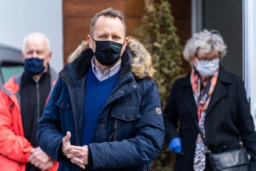 Ks. Jan Kaczkowski patronem skweru i Domu Gościnnego LukLuk w Sopocie. "Jego kolejna idea zamienia się w czyn"