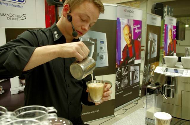 Czy latte art jest trudną sztuką? A może powinniśmy zacząć się ...