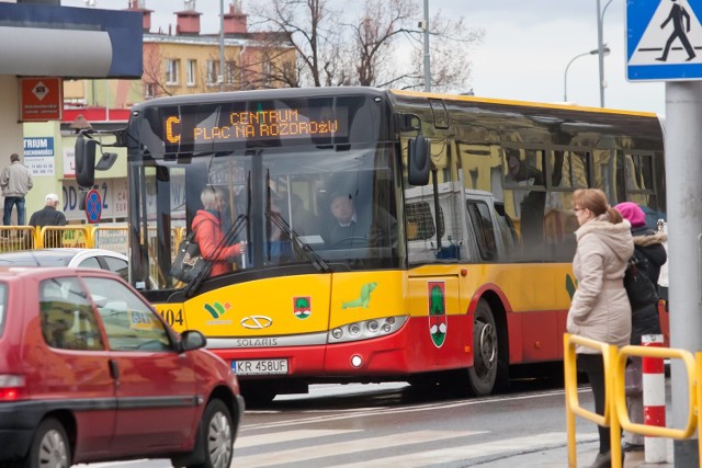 Średnio co czwarty kurs linii C jest przedłużony do Galerii Victoria