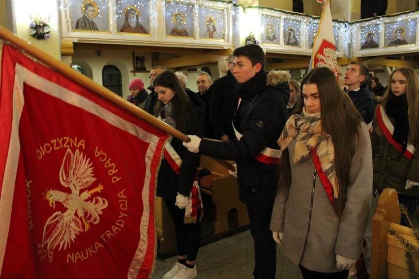 W Gniewkowie zabrzmiała „Niepodległa” - tak obchodzono 98. rocznicę odzyskania niepodległości [zdjęcia]