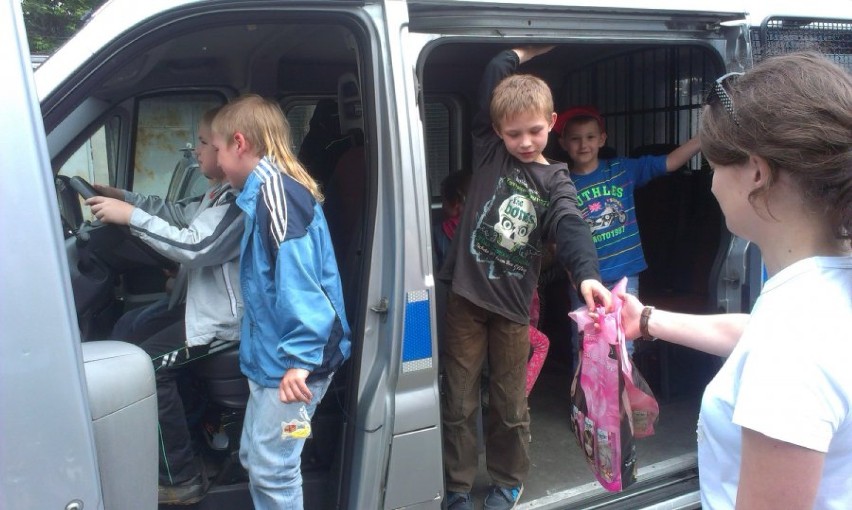 Wizyta dzieci z Sosnowca w KPP w Będzinie