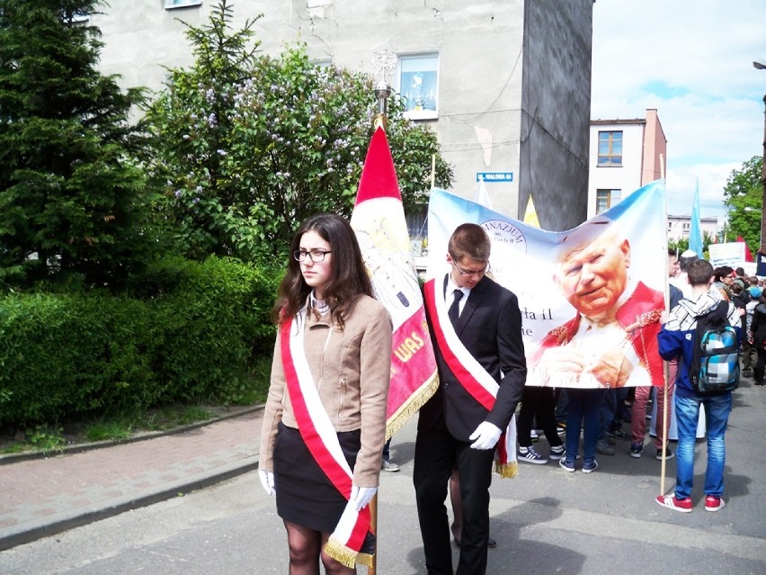 Syców: Pielgrzymka Krzyża Światowych Dni Młodzieży przeszła ulicami miasta