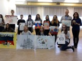 Gimnazjaliści z Inowrocławia rysowali symbole Rosji 