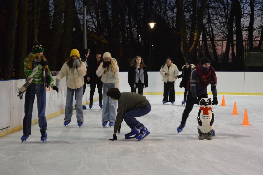 Otwarcie lodowiska w Piotrkowie, 03.12.2021