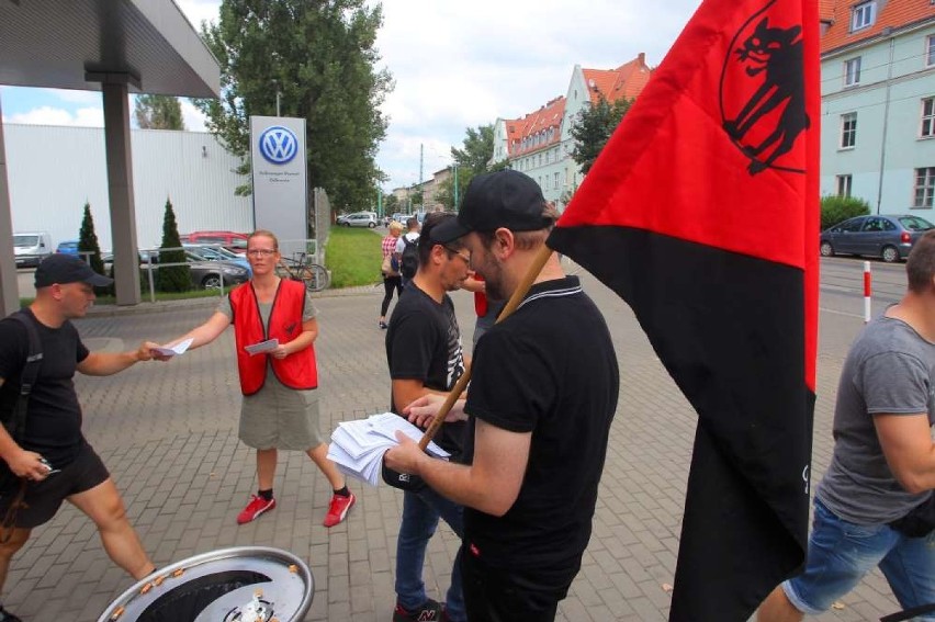 Konflikt w fabryce VW Poznań. Pracownicy chcą zmian [ZDJĘCIA, WIDEO]