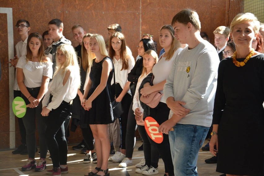 Nowy Dwór Gdański. ponad 300 uczniów Zespołu Szkół nr 2 rozpoczęło nowy rok szkolny