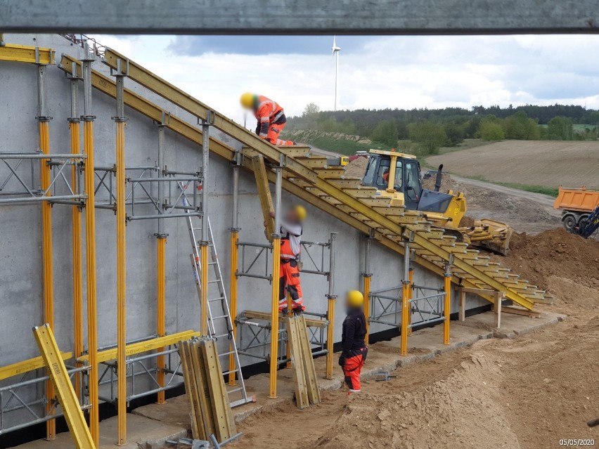 Budowa autostrady A1 Radomsko - Kamieńsk. Tak postępują...