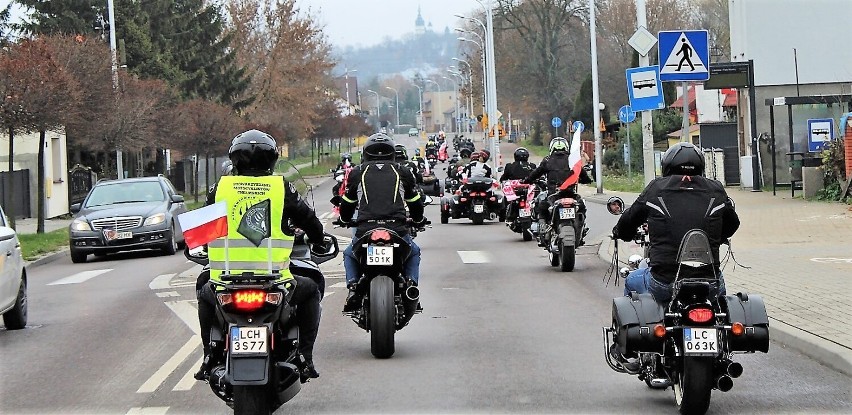 Parada motocyklowa ulicami Chełma. Tak motocykliści uczcili Święto Niepodległości. Zobacz zdjęcia