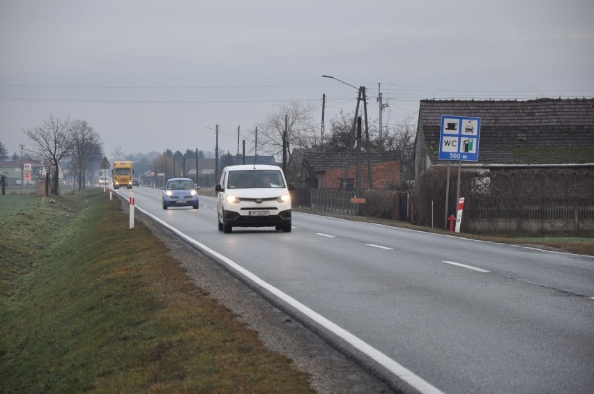 Pięć firm chce przebudować 11-kilometrowy odcinek drogi krajowej nr 45 Bierdzany - Jełowa. Remont ruszy jeszcze w tym roku