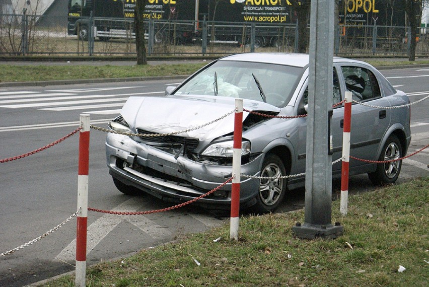 Kolizja na skrzyżowaniu ulic Złotej i Długosza