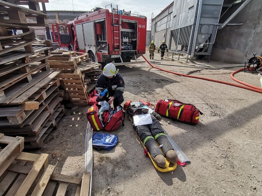 Ćwiczenia straży pożarnej w Gorczynie koło Łasku