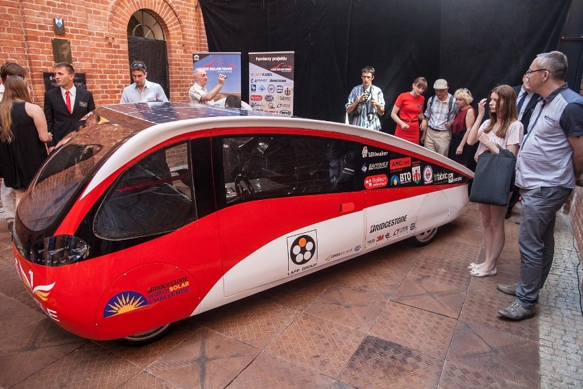 Pojazd weźmie udział w wyścigu Bridgestone World Solar...