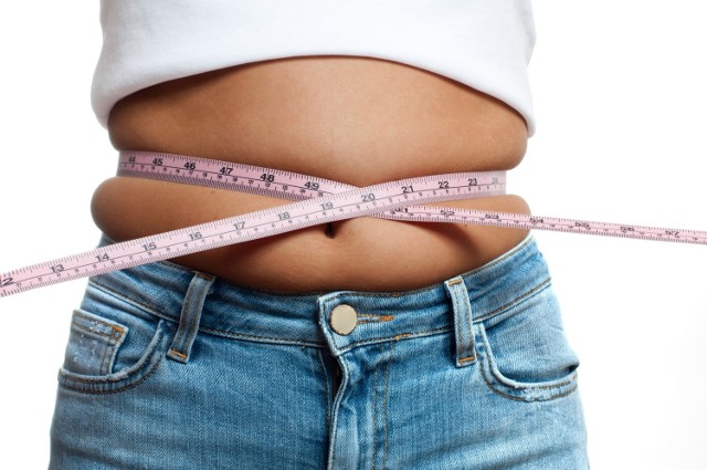 Otyłość brzuszna najczęściej występuje u osób, które mają też nadmiar podskórnej tkanki tłuszczowej w okolicach talii.