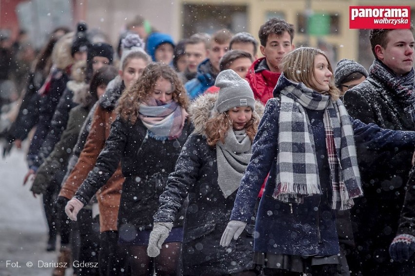 Wałbrzyski Polonez Maturzystów 2017 (ZDJĘCIA)