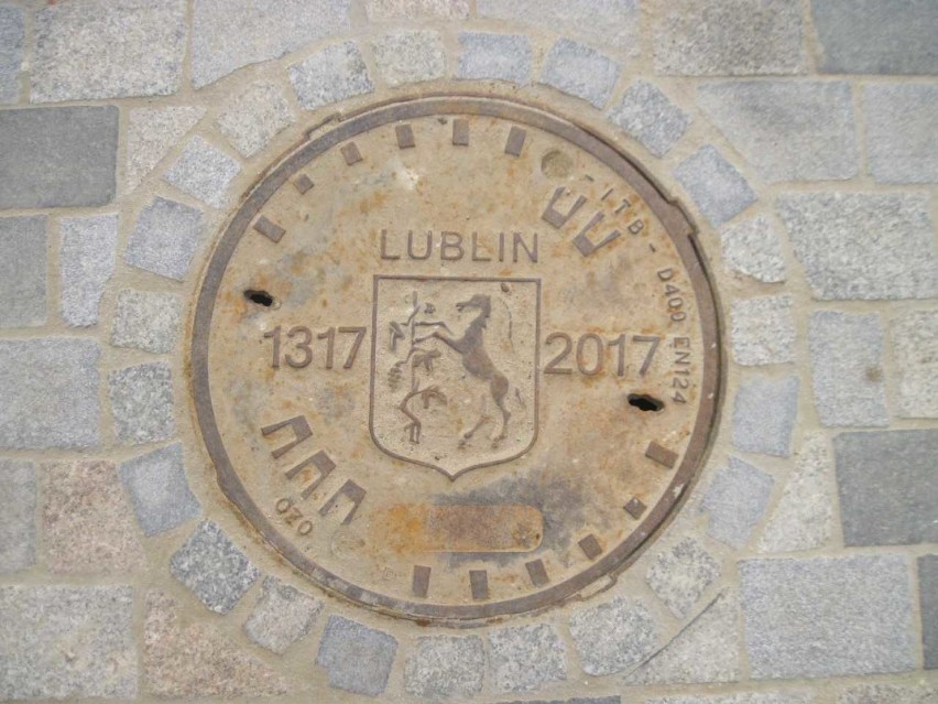 Jest decyzja. Pompa z funkcją zdroju ulicznego stanie w miejscu historycznej studni przy Bramie Krakowskiej