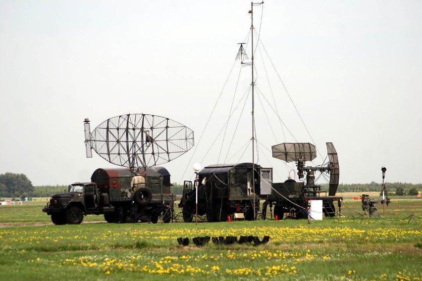 Mirosławiec. Ćwiczenia Kondor-12. MiGi i Su-22 ćwiczyły na lotnisku w Mirosławcu [ZDJĘCIA i WIDEO]