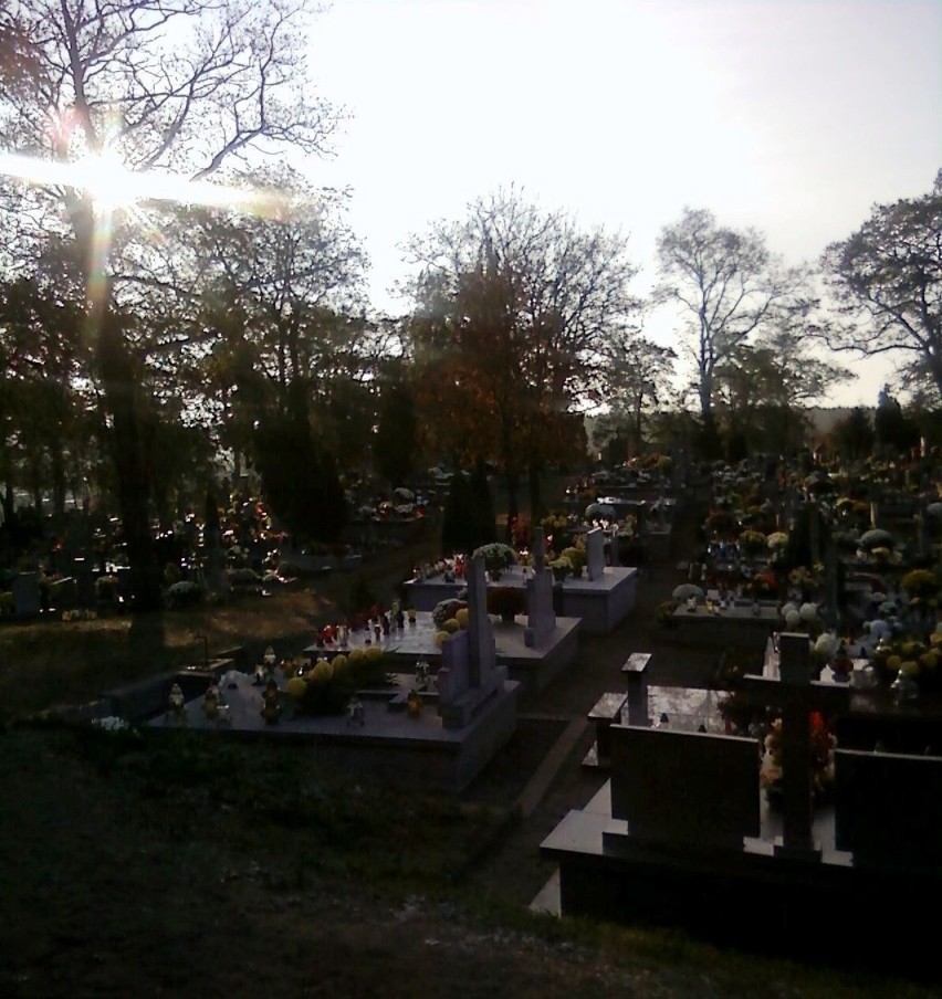 Dzień Zaduszny na cmentarzu w Radziejowie Fot.Karol...