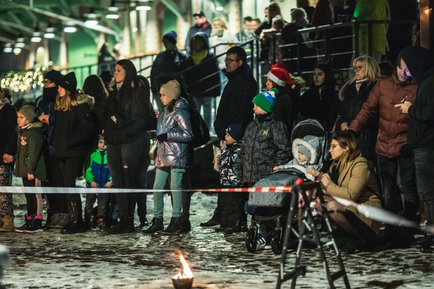 Pokaz ognia Smoków w Zalewie w Goleniowie. Świetne zdjęcia Justyny Grzybowskiej