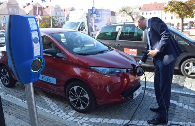 Takie dwie stacje ładowania aut elektrycznych można spotkać w Łomży
