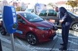 Łomża otwiera się na elektromobilność. W mieście są dwie ładowarki (zdjęcia, wideo)