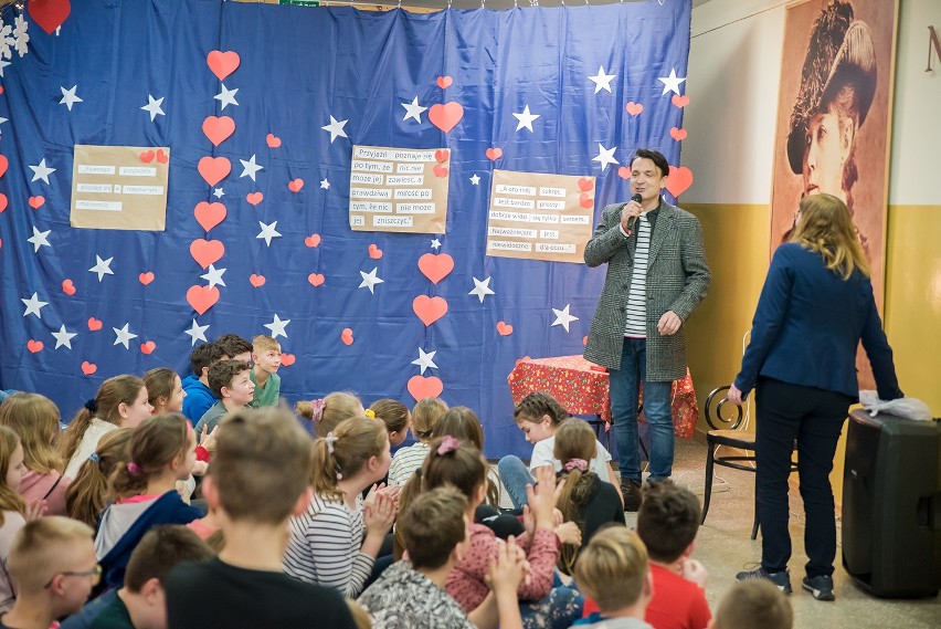 Wieczór gier w "Czwórce". Gościem iluzjonista Maciej Pol [ZDJĘCIA] 