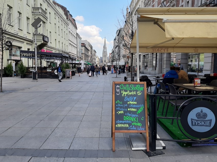 Letnie ogródki na Mariackiej w Katowicach